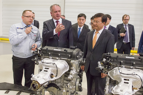 Prezident Slovenskej republiky navštívil závod Kia Motors Slovakia