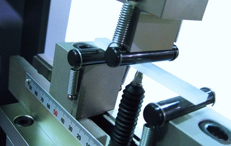 Determination of bending properties - three-point bending test on plastics according to EN ISO 178