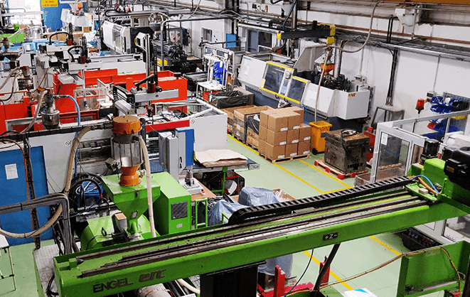 How the company Som-Plast Kft. and Som-Szer have become leading suppliers of automotive parts