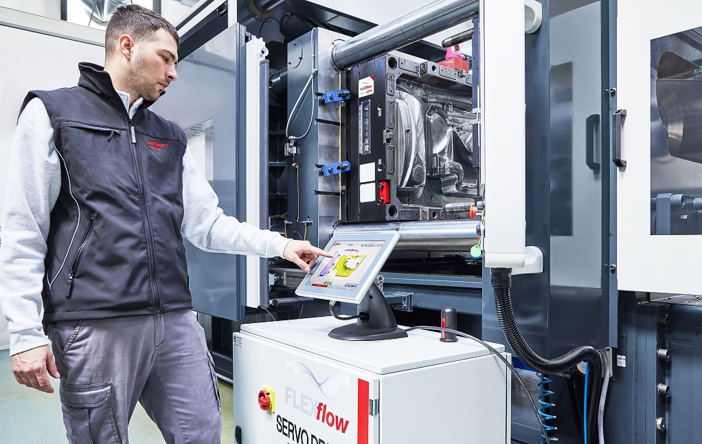 Oerlikon HRSflow: Advanced human-machine interface makes control of hot runner system easier and more flexible