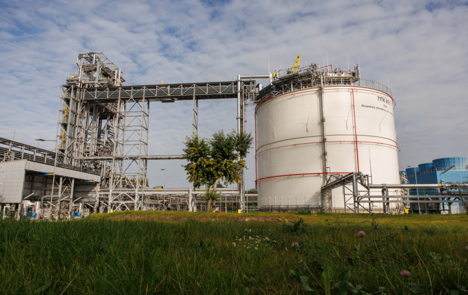 Slovnaft: The new ethylene tank will cut regular flaring in half