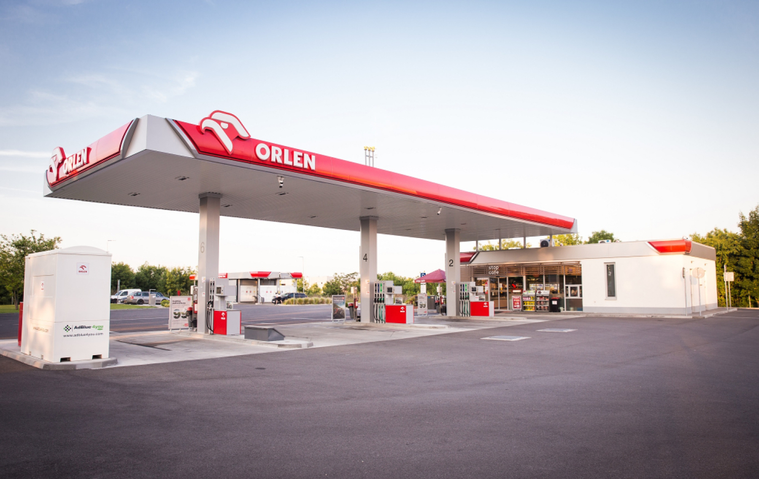 ORLEN has doubled the number of stations in Slovakia. Next year it will launch a mobile app and start building an electric vehicle infrastructure