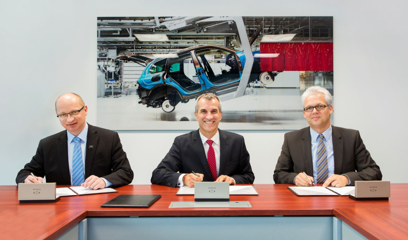 Rektor STU podpísal zmluvu o spolupráci s VW