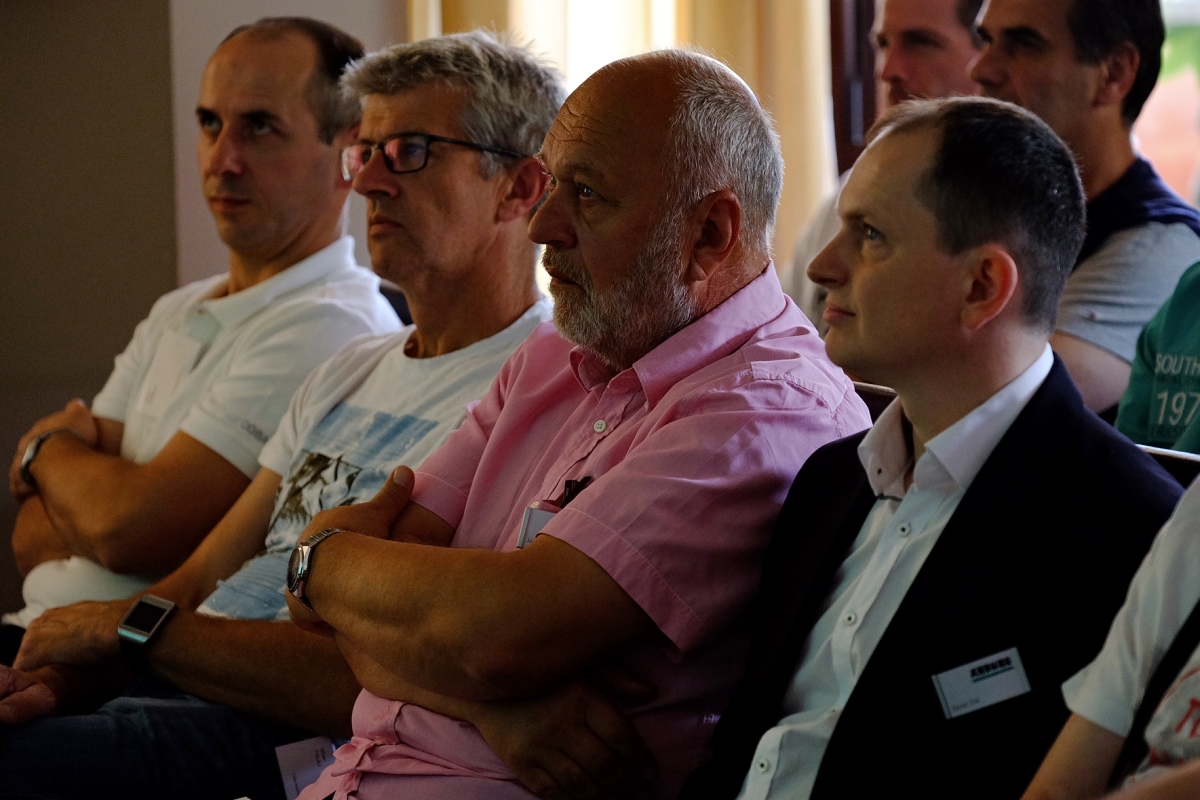 Arburg kladie d&ocirc;raz na prevent&iacute;vnu &uacute;držbu vstrekolisov, svojich z&aacute;kazn&iacute;kov pravidelne vzdel&aacute;va