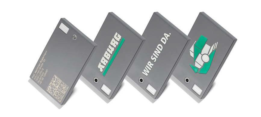 The smart luggage tags and their flexible serial production in batch sizes down to a single unit impressed the expert jury through the combination of injection moulding and additive manufacturing.