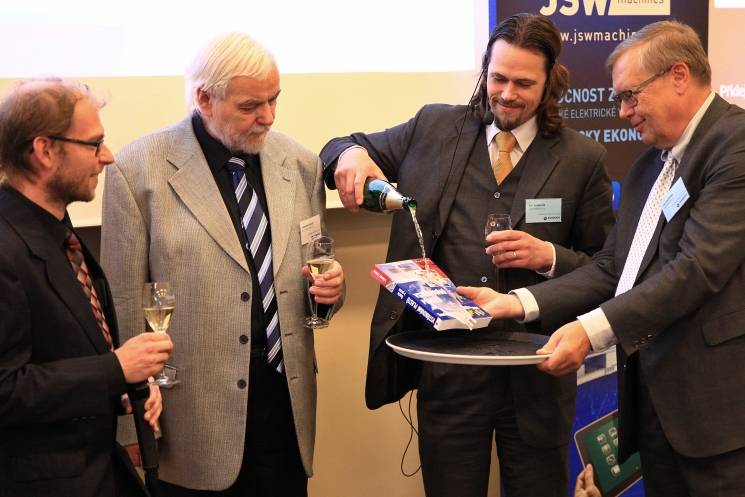 Vstříkování plastů  - Teorie a praxe