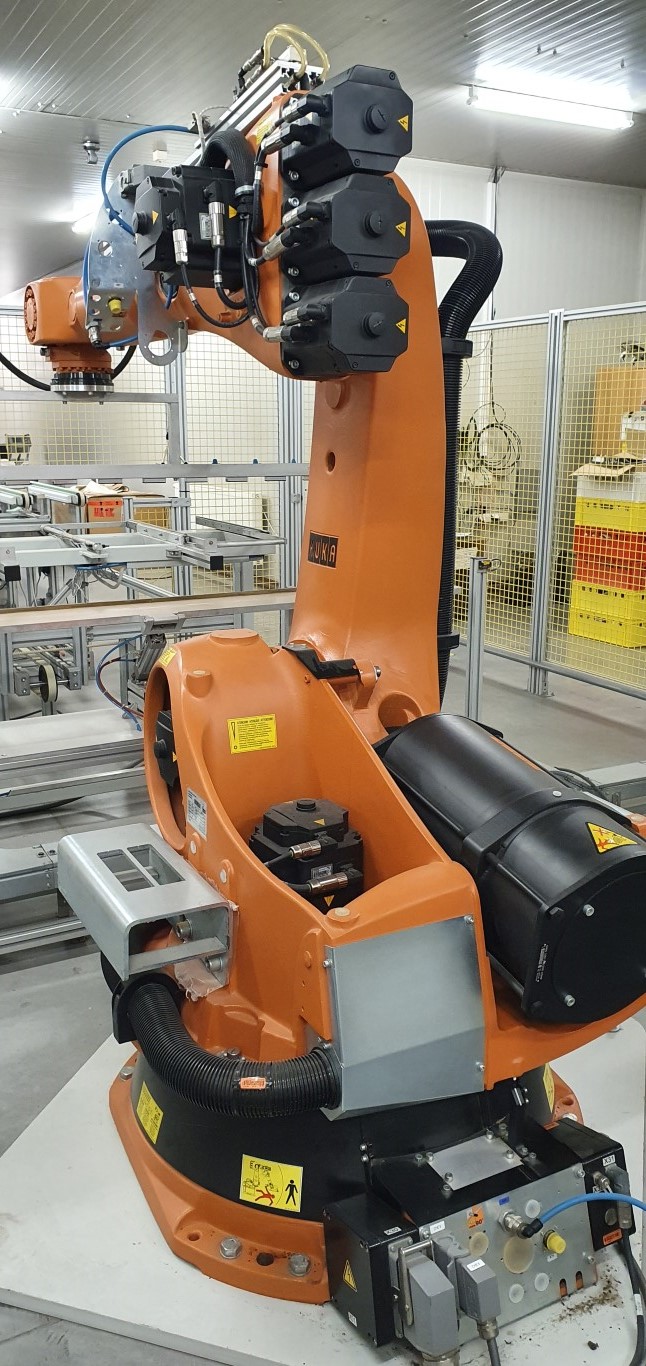 Robot KUKA KR 140 L100-2 comp