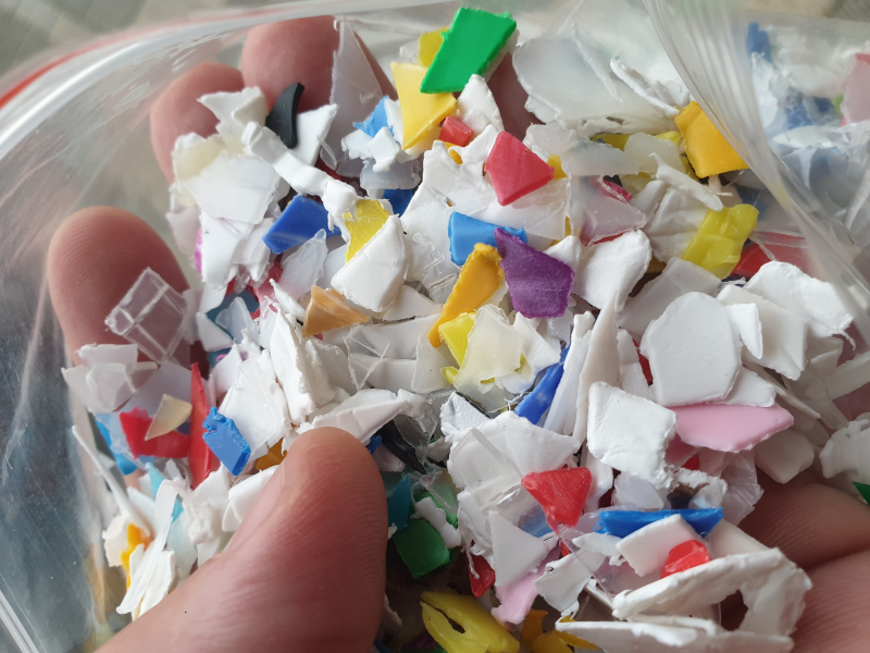 HDPE crumb - Post Consumer (bottles) / / hot washed