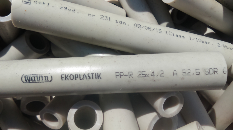 Plastic thick-walled pipes PP- R