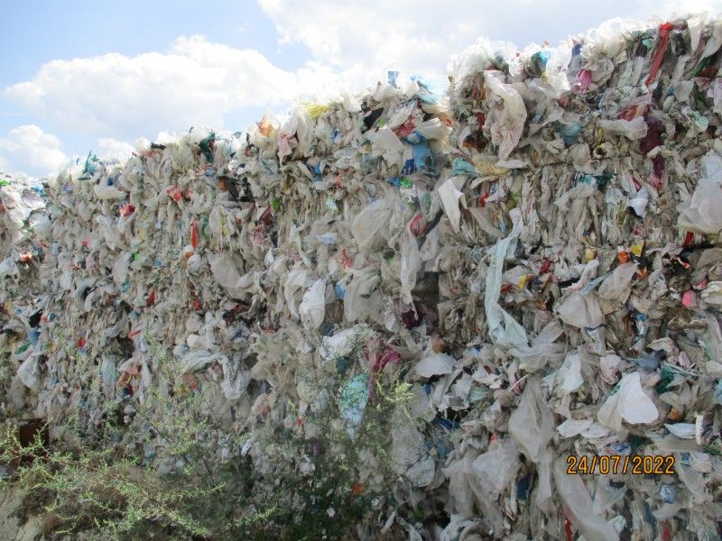 PE-post-consumer waste in bales
