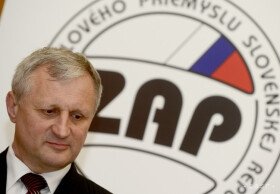 J.Holeček: Slovakia does not have replacement for the car industry