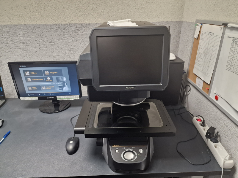 Sell: Keyence IM-7500 measuring device
