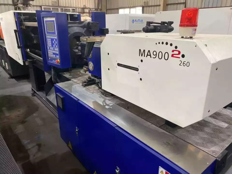 Sell: Injection moulding machine MA900 II 260e