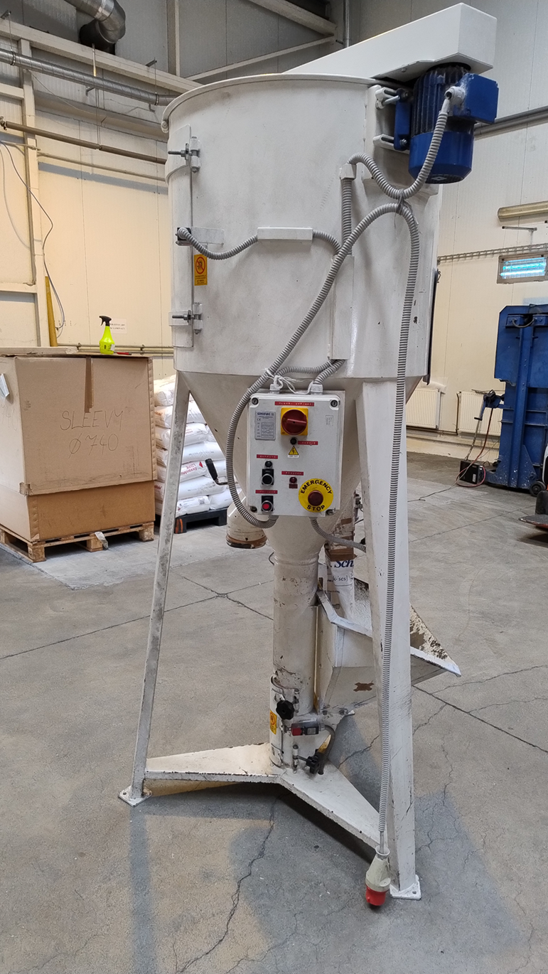 Sell: Vertical Batch mixer - LorandiSilos Miscelatore MVA02