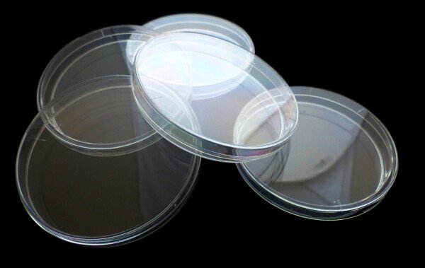 LUKAS s.r.o.: Precision and quality in injection moulding of plastics for laboratory and medical purposes